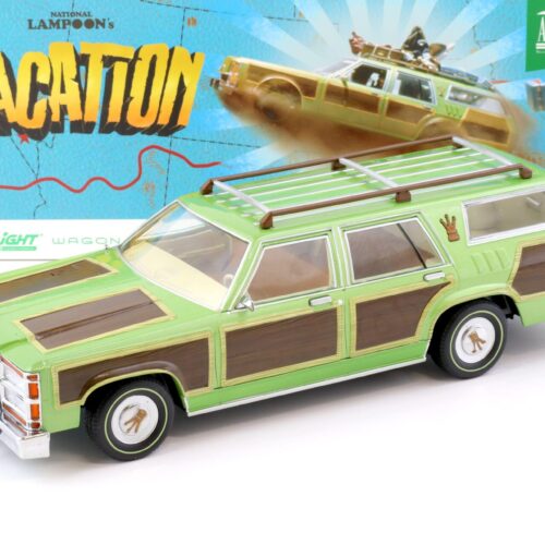 1:18 Greenlight Ford Country Wagon Queen Family Truckster VACATION with luggage