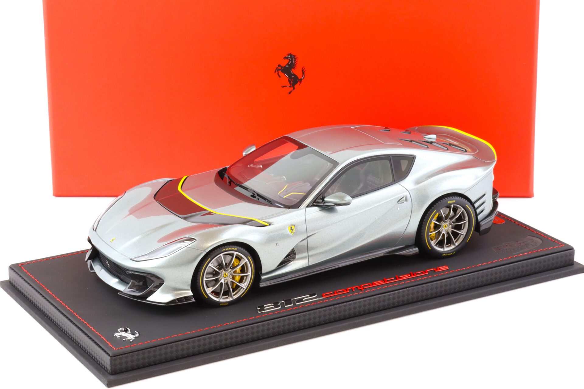 ID 71262 orig.jpg 1:18 BBR Ferrari 812 Competizione 2021 Grigio Coburn/ yellow horiz. stripe - Limited 140 pcs.