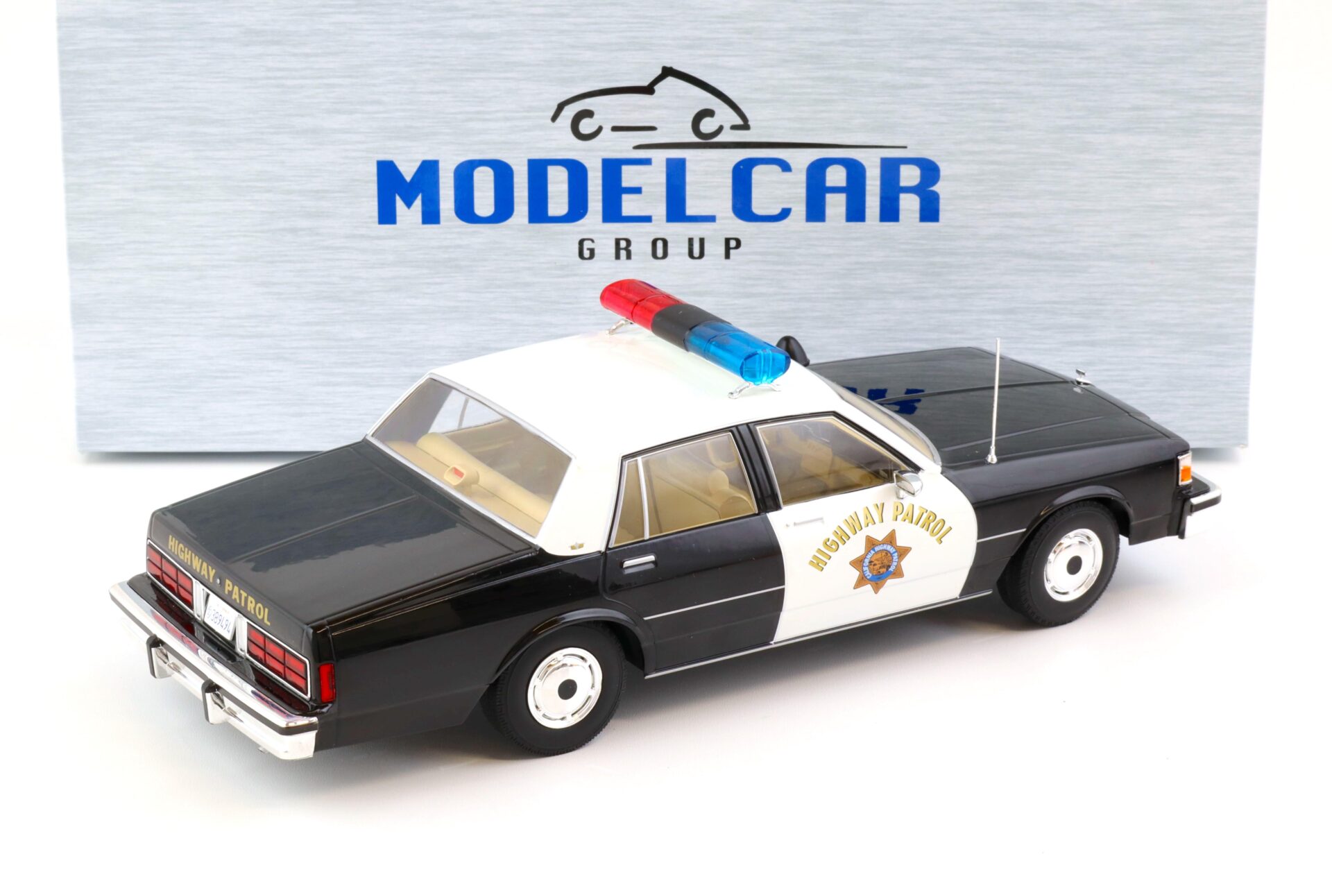 1:18 MCG Chevrolet Caprice California Highway Patrol Police 1987 black/ white