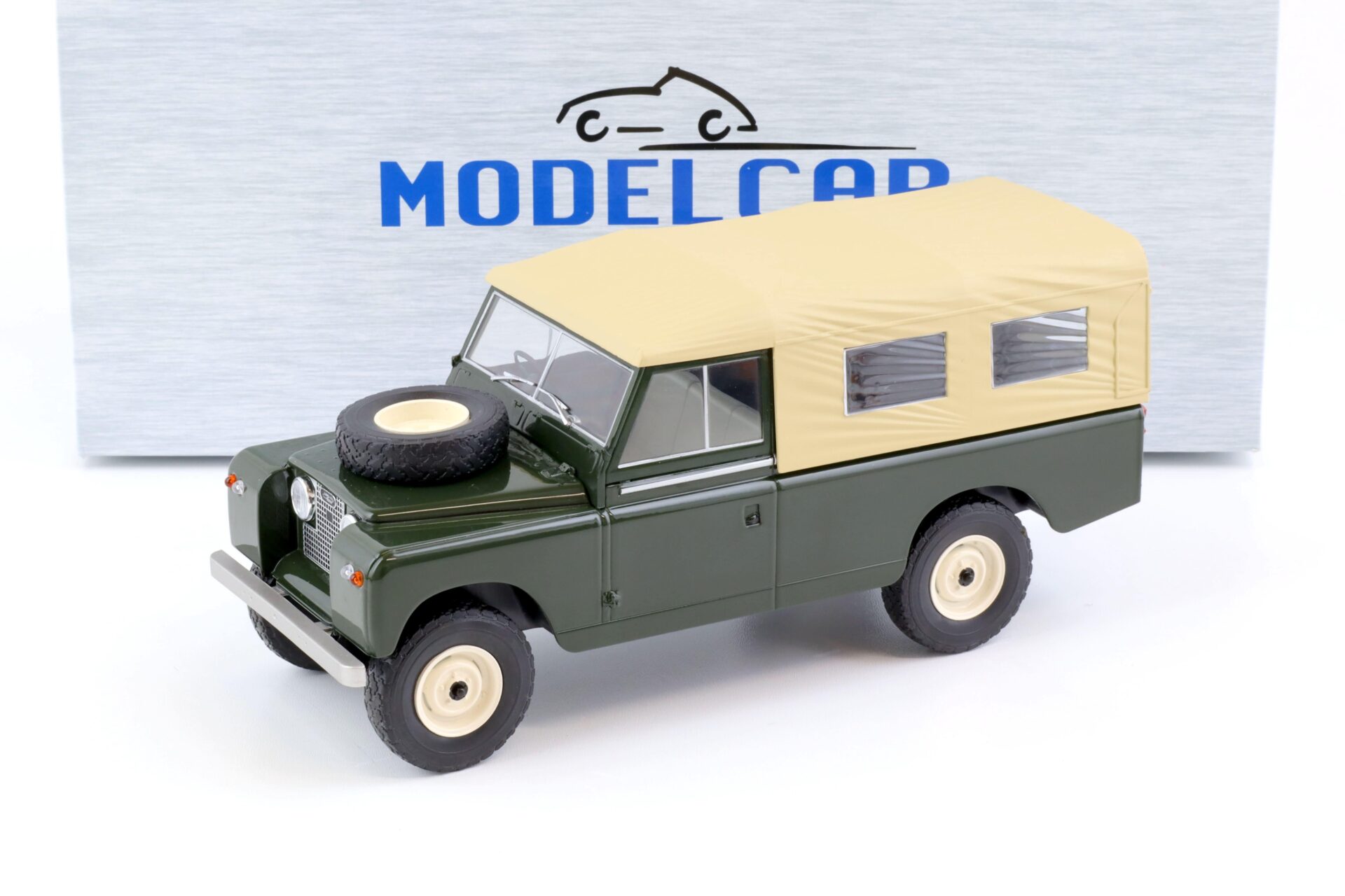 ID 71439 orig.jpg 1:18 MCG Land Rover Series II 109 Pickup dark green/ beige