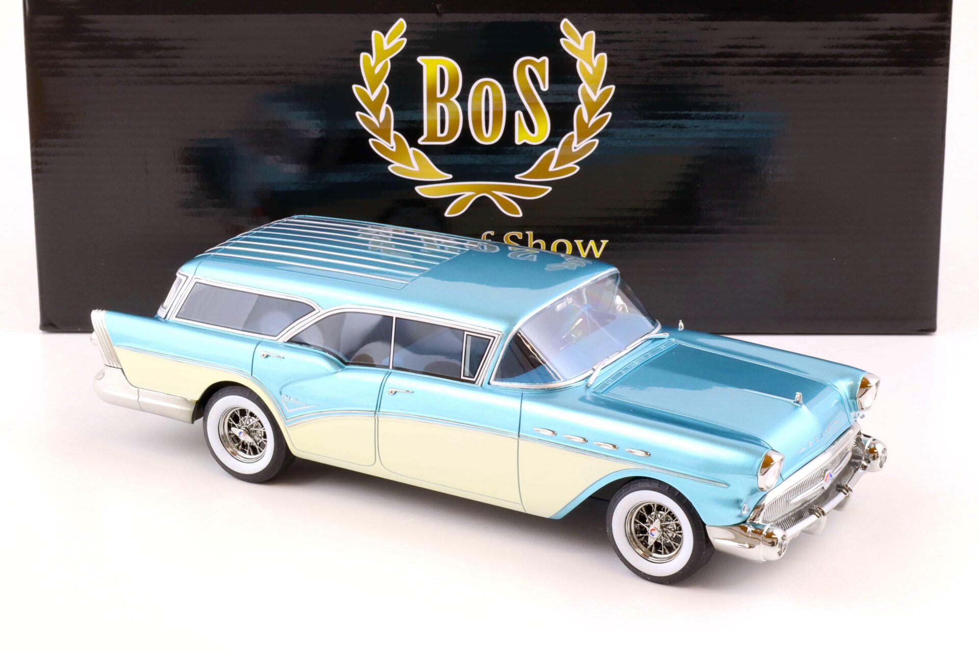 1:18 BOS-Models Buick Cebtury Caballero Estate 1957 blue/ cream BOS083