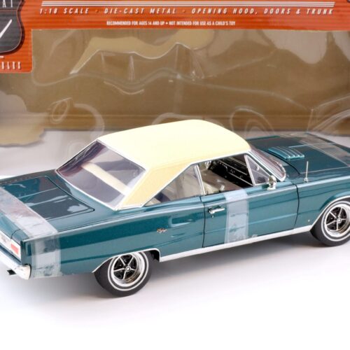 1:18 Highway61 1967 Dodge Coronet R/T green/ beige 50425