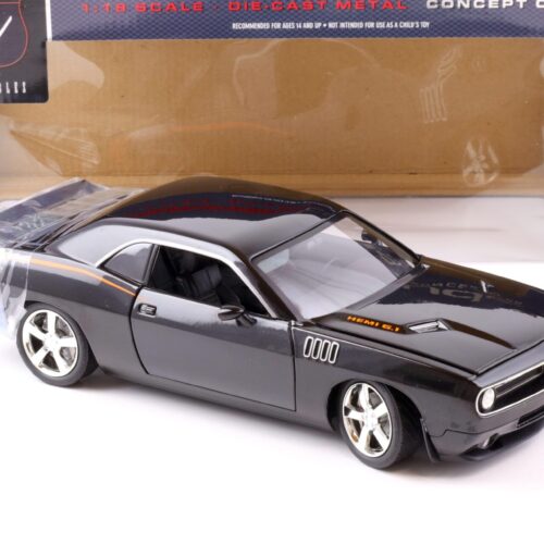1:18 Highway61 Plymouth Cuda Concept Hemi 6.1 brilliant black/ orange stripes