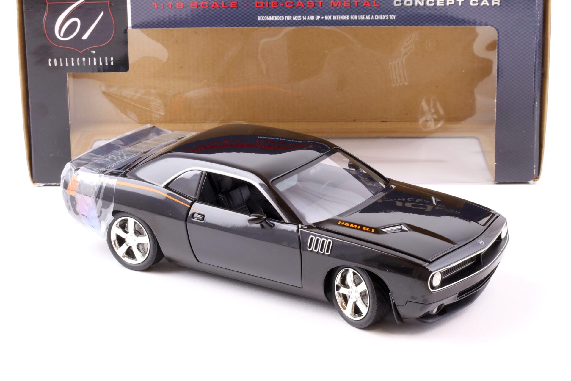 1:18 Highway61 Plymouth Cuda Concept Hemi 6.1 brilliant black/ orange stripes