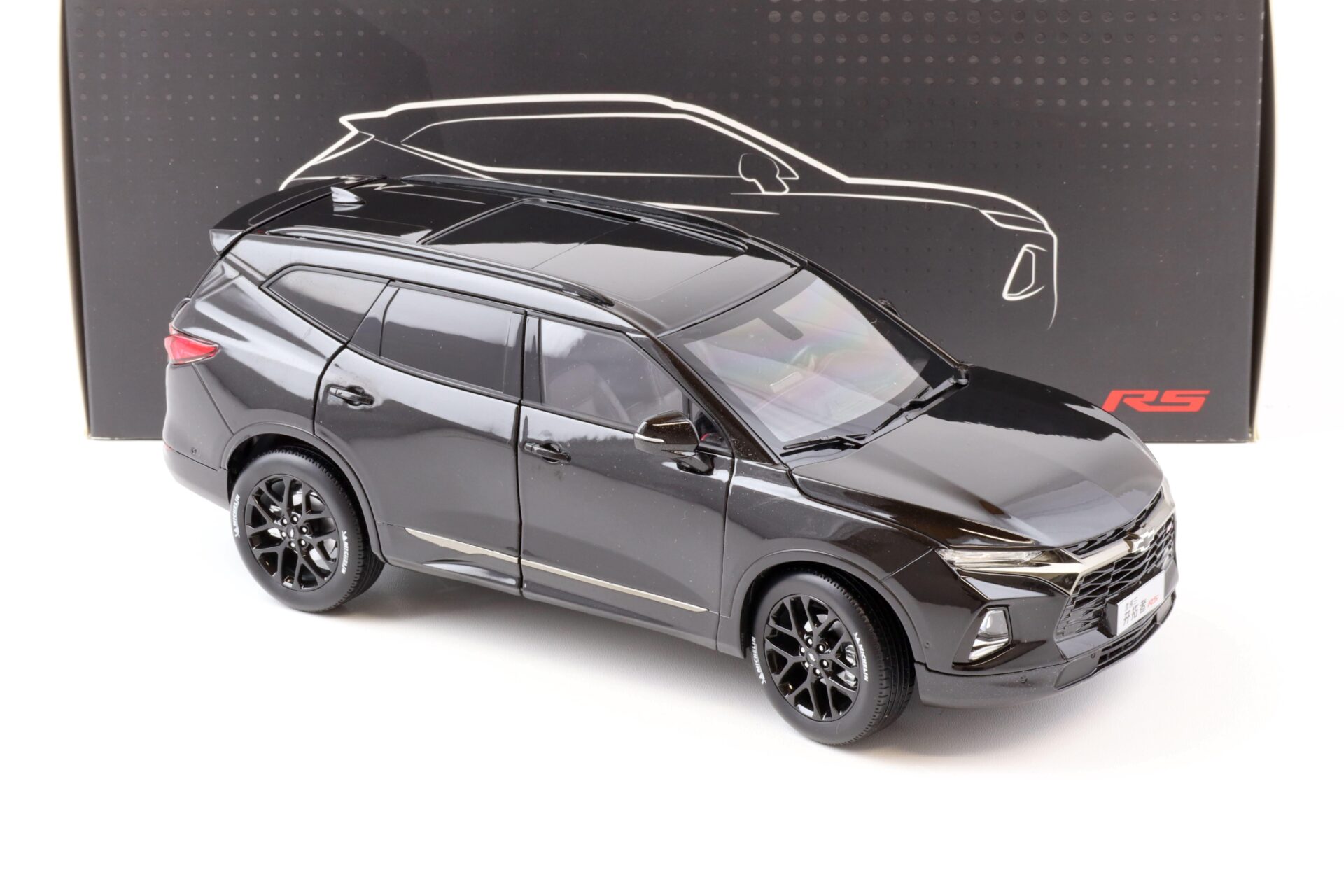 1:18 SAIC GM Chevrolet Blazer RS black 2020 DEALER VERSION