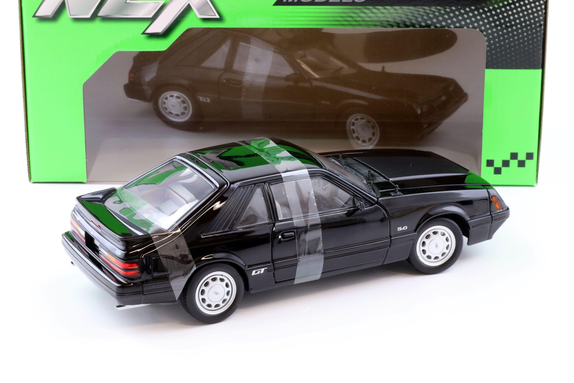 1:18 Welly NEX 1986 Ford Mustang GT 5.0 Coupe black