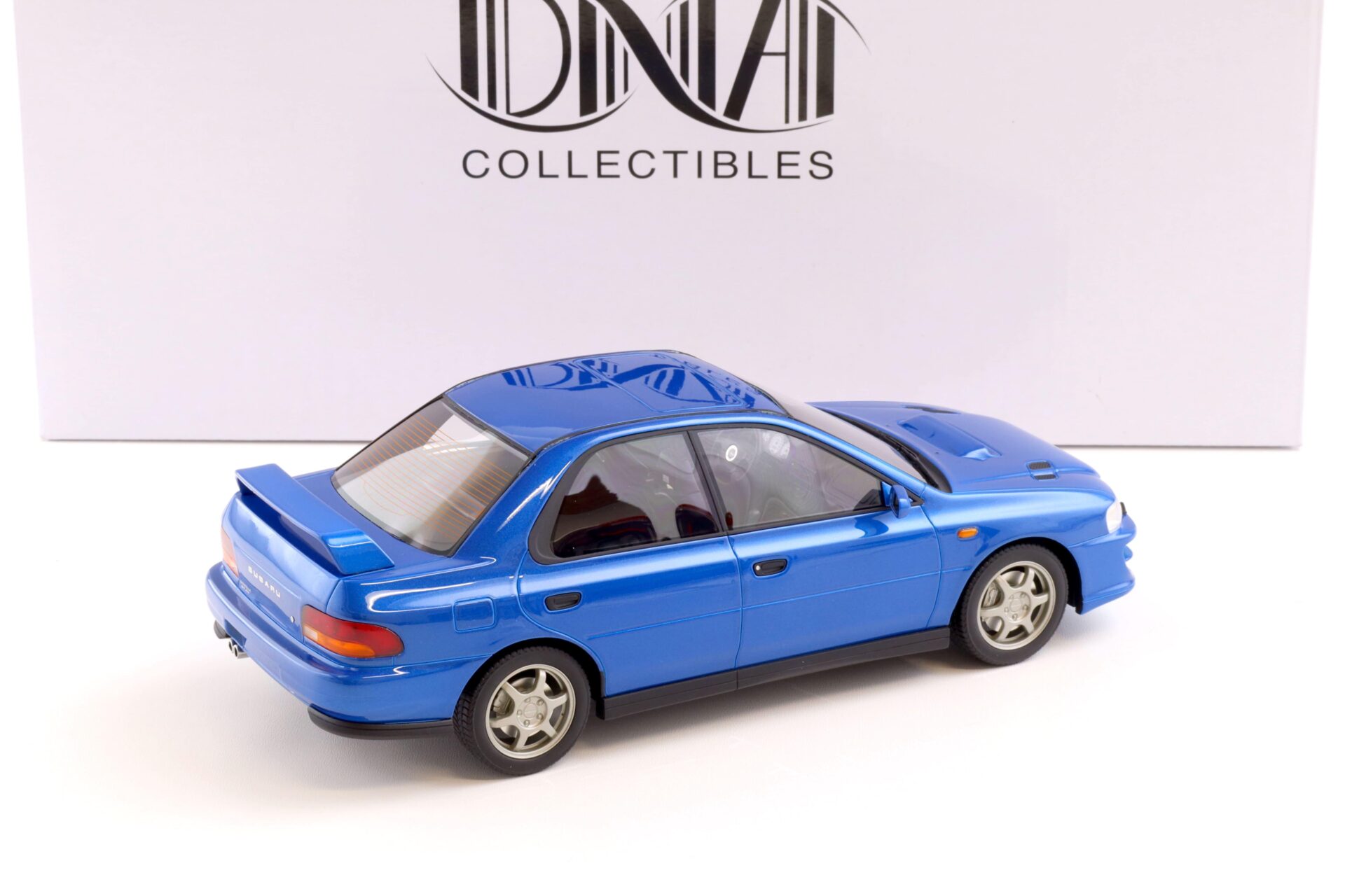 1:18 DNA Collectibles Subaru Impreza GT Turbo 2000 blue metallic