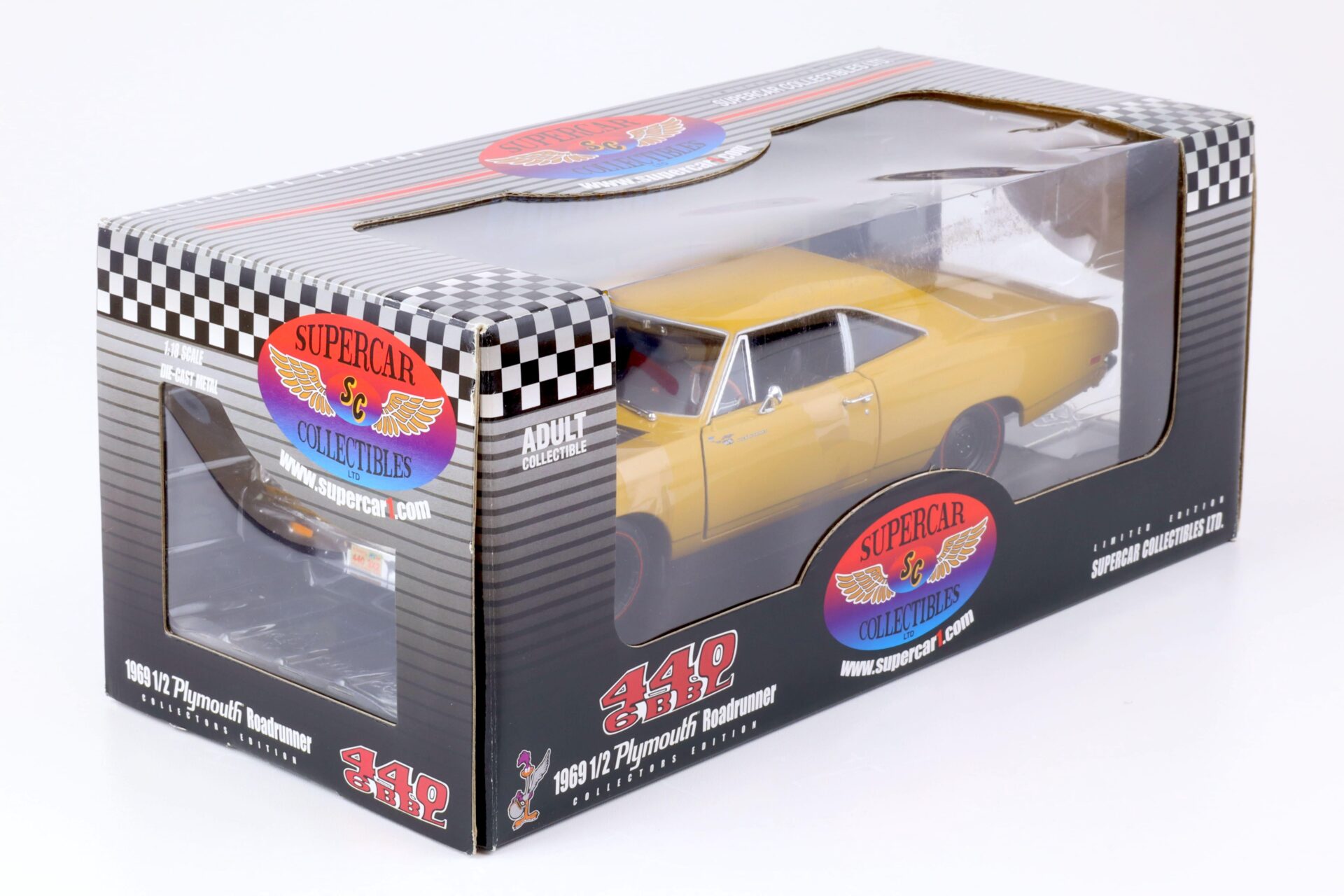 1:18 RC2 Supercar Collectibles 1969 1/2 Plymouth Roadrunner 440 6 BBL yellow/ black