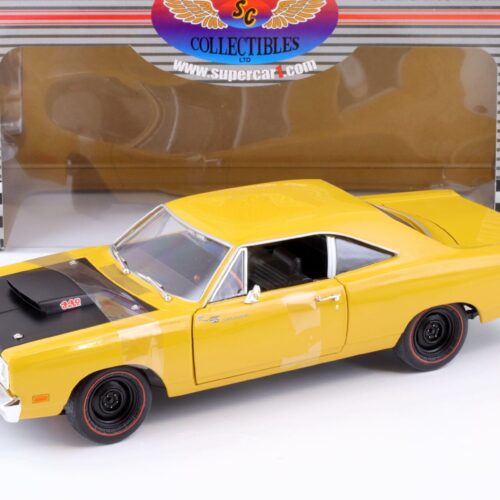 1:18 RC2 Supercar Collectibles 1969 1/2 Plymouth Roadrunner 440 6 BBL yellow/ black