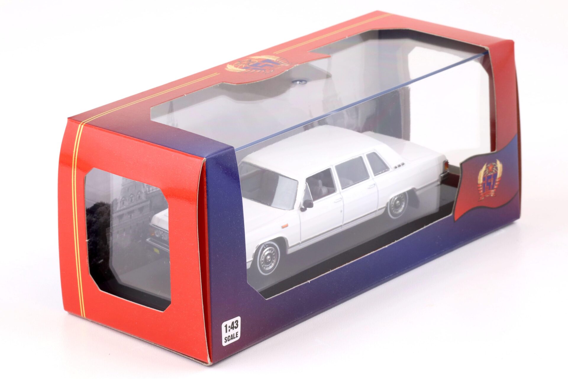 1:43 IST Models 1978 GAZ 14 Tschaika white