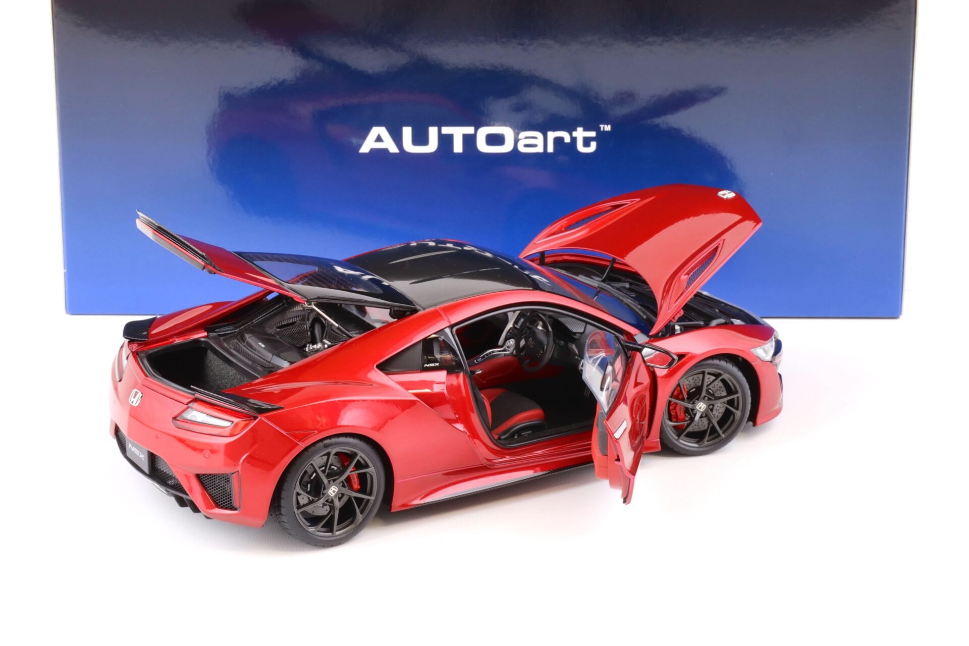 1:18 AUTOart Honda NSX (NC1) Coupe 2016 pearl red 73233