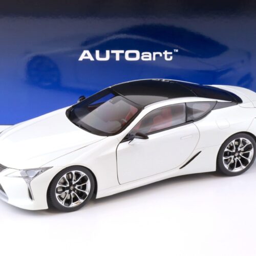 1:18 AUTOart Lexus LC500 Coupe metallic white/ dark rose interior 78872