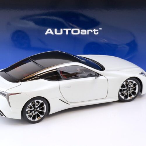 1:18 AUTOart Lexus LC500 Coupe metallic white/ dark rose interior 78872