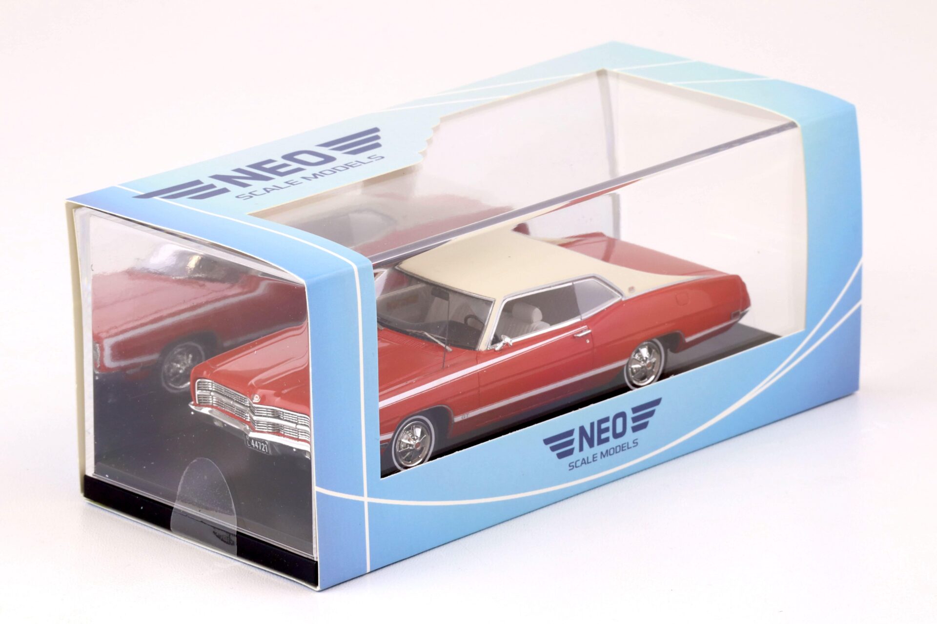 1:43 NEO Ford XL Coupe red / light beige