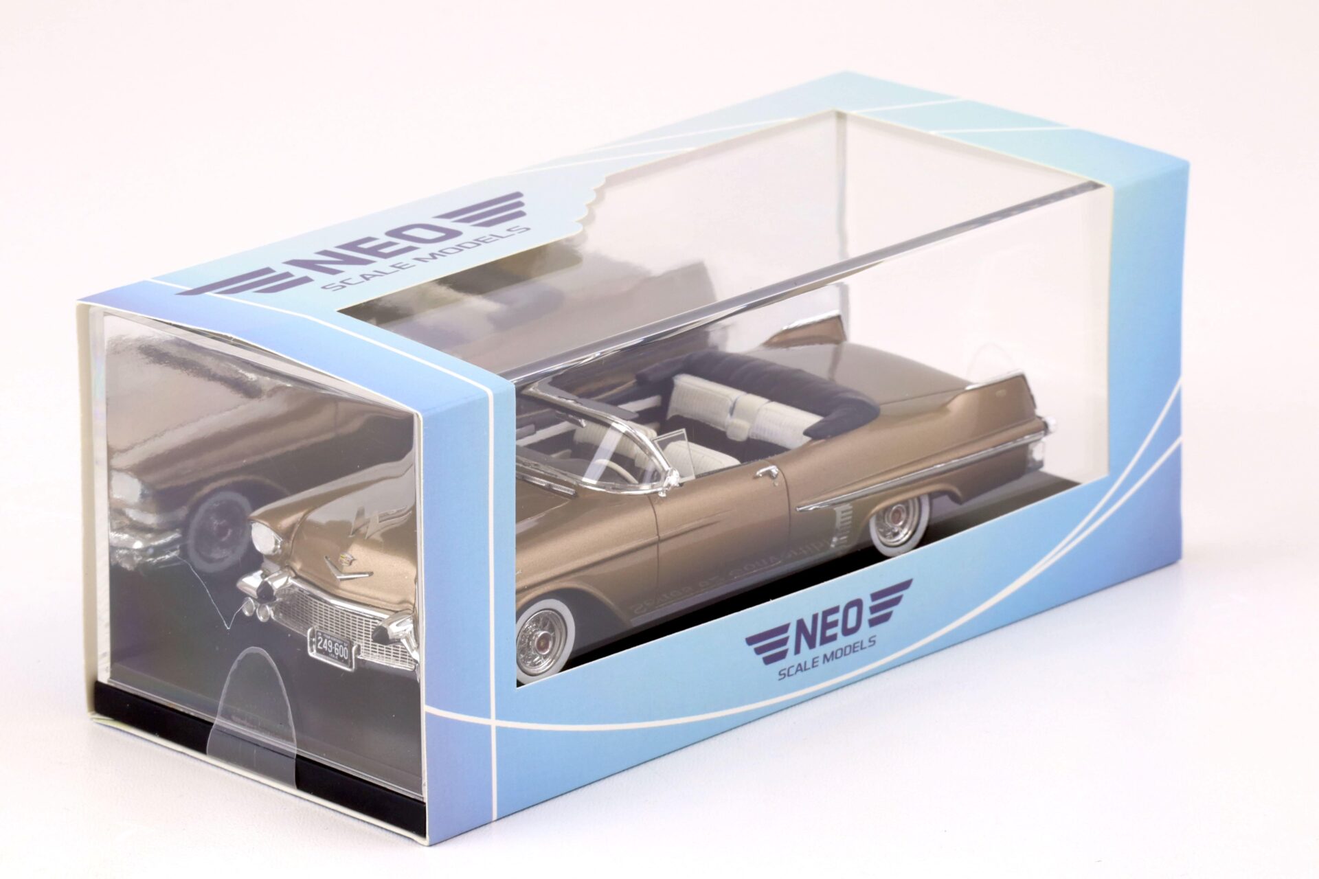 1:43 NEO 1957 Cadillac Series 62 Convertible metallic copper