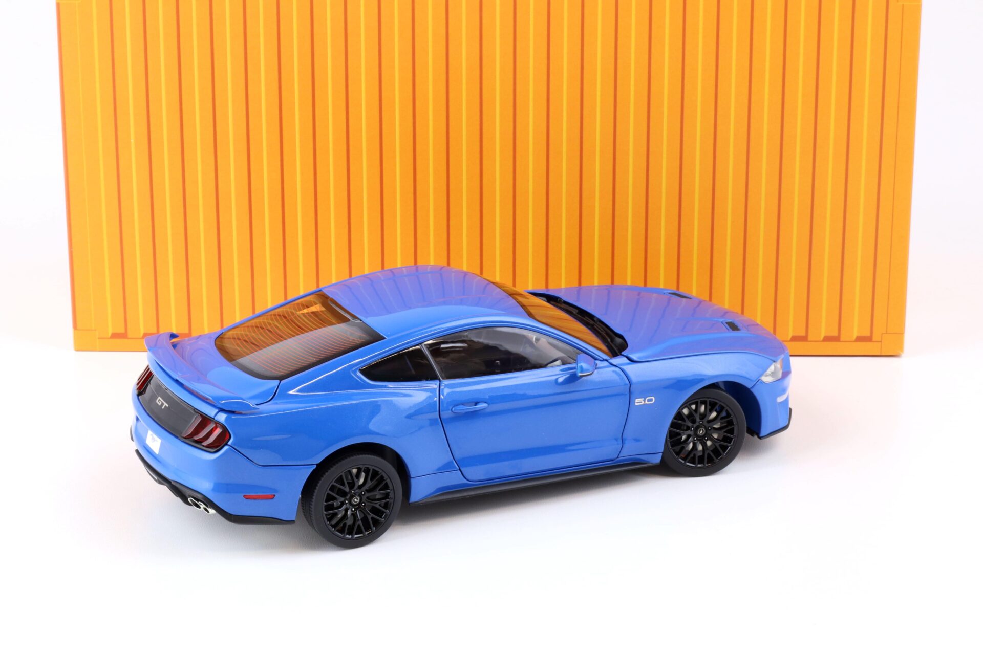 1:18 Diecast Masters 2019 Ford Mustang GT 5.0 Coupe LHD Kona blue metallic