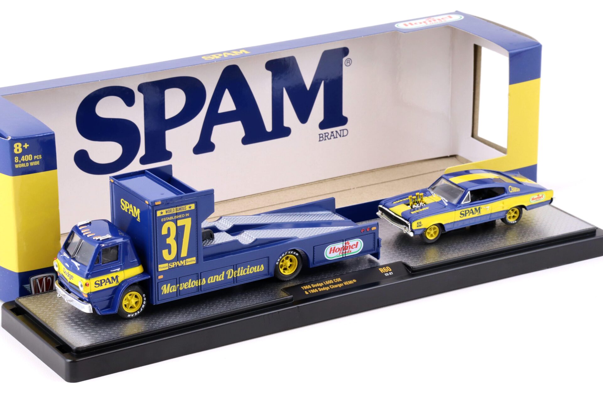 1:64 M2 Machines 1966 Dodge L600 COE & 1966 Dodge Charger HEMI SPAM