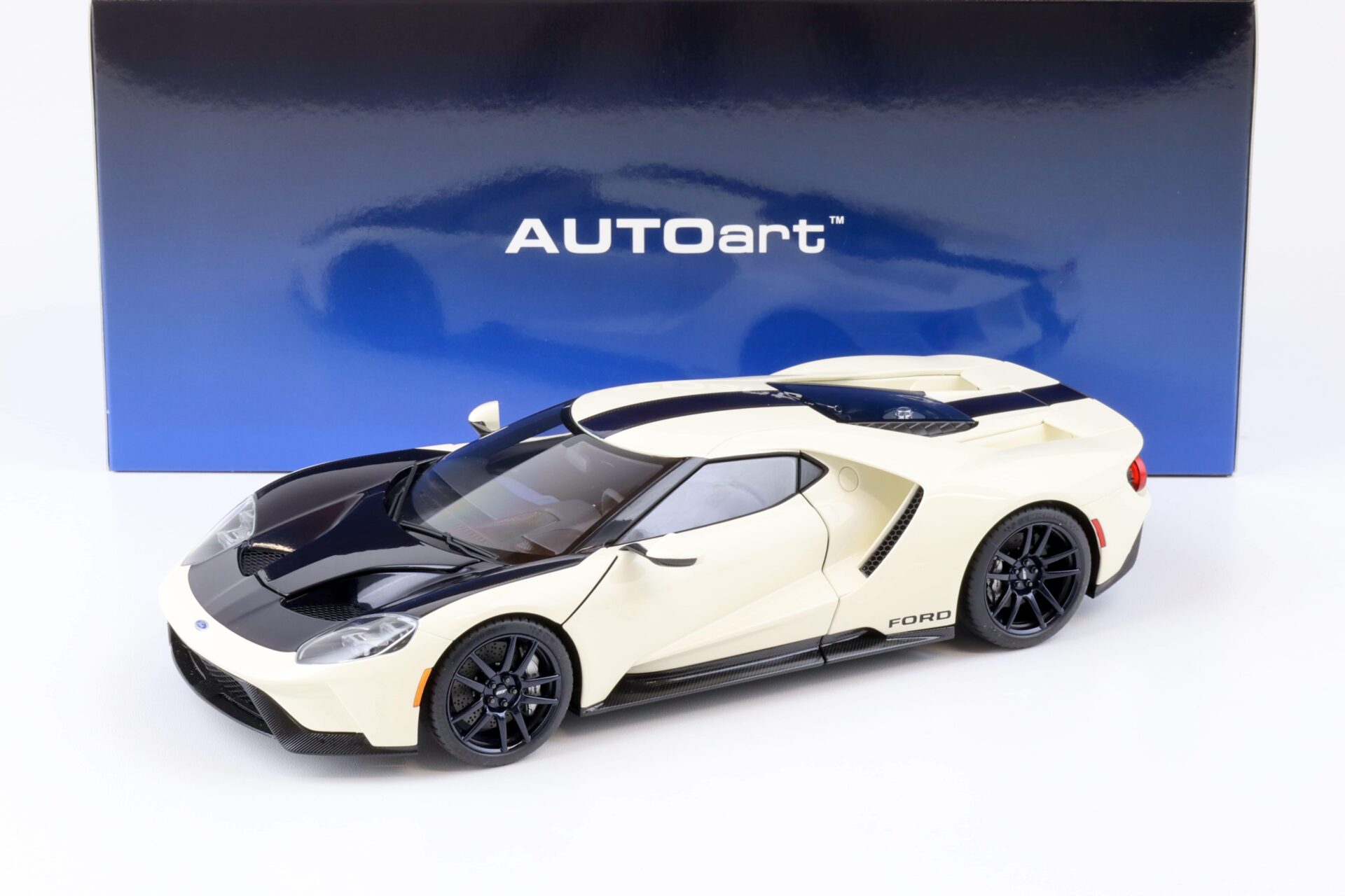 1:18 AUTOart Ford GT Â´64 Prototype Heritage Edition 2022 white/ blue 72926