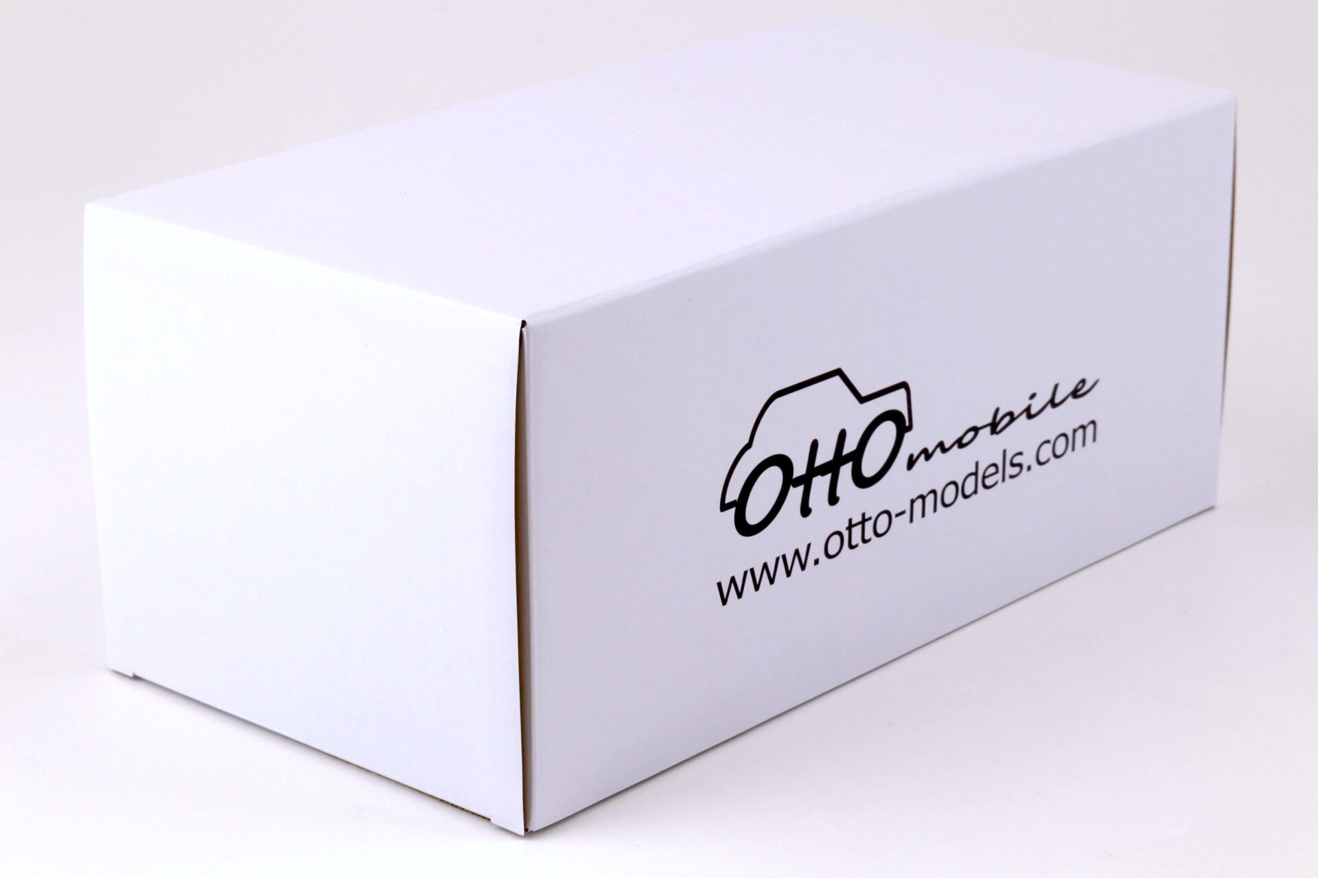 1:18 OTTO mobile OT682 Mercedes E320 (C124) Coupe 1986 blue metallic