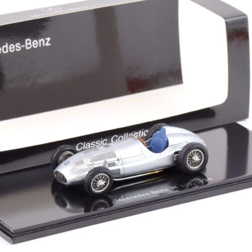 1:43 Spark Mercedes W165 Silberpfeil silver 1939 DEALER VERSION