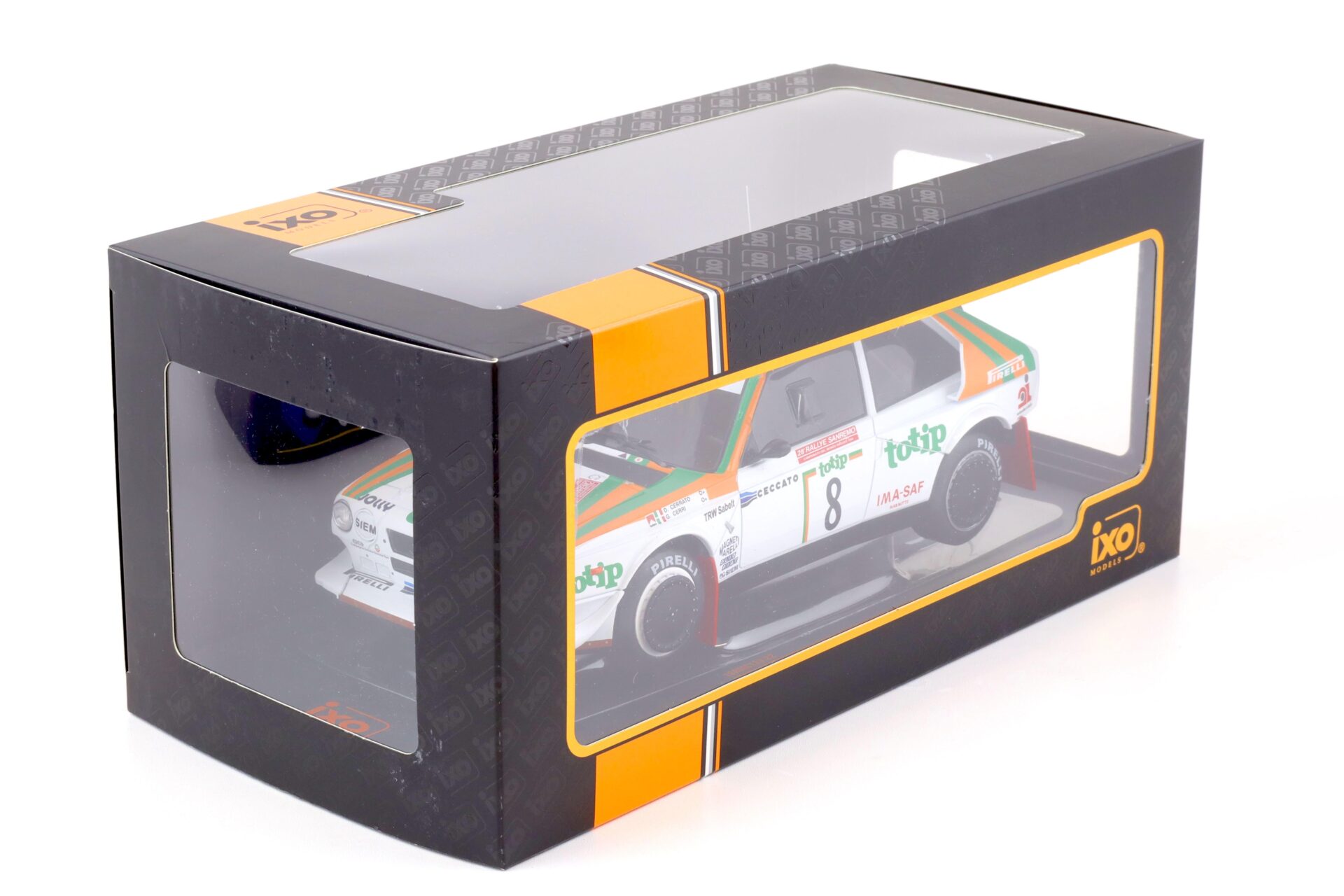 1:18 IXO Lancia Delta S4 #8 TOTIP Rally San Remo Cerrato/ Cerri #8