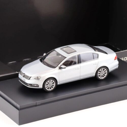 1:43 Schuco VW Passat B7 Limousine silver metallic DEALER VERSION