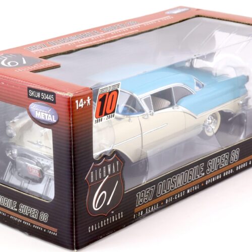 1:18 Highway61 Oldsmobile Super 88 light blue/ white 1957