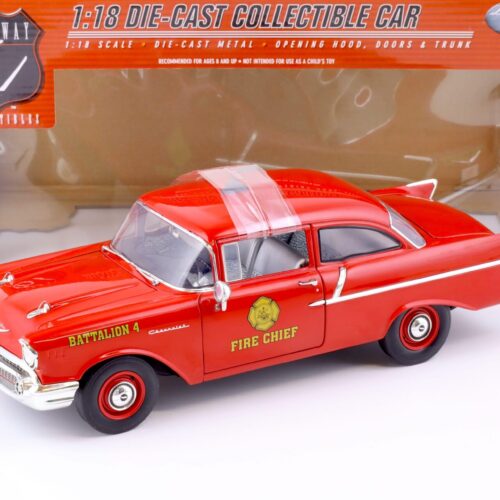 1:18 Highway61 Chevrolet 150 Utility Sedan Fire Chief 1957 red 50544