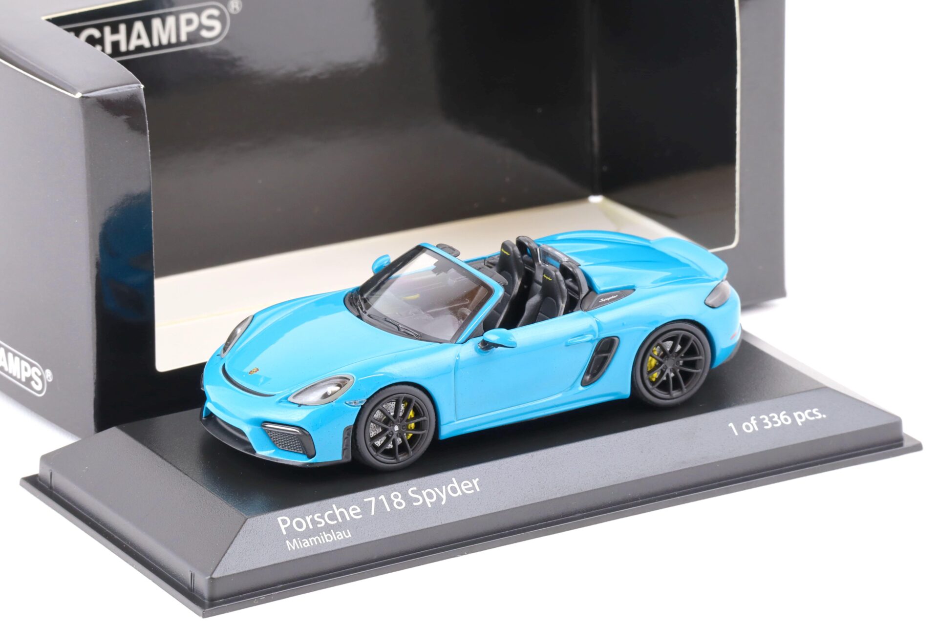 ID 74759 orig.jpg 1:43 Minichamps Porsche 718 Boxster Spyder (982) 2020 Miami blue