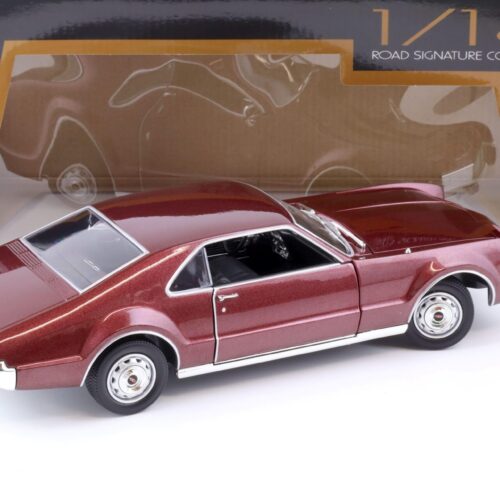 1:18 Road Signature 1966 Oldsmobile Tornado burgundy metallic