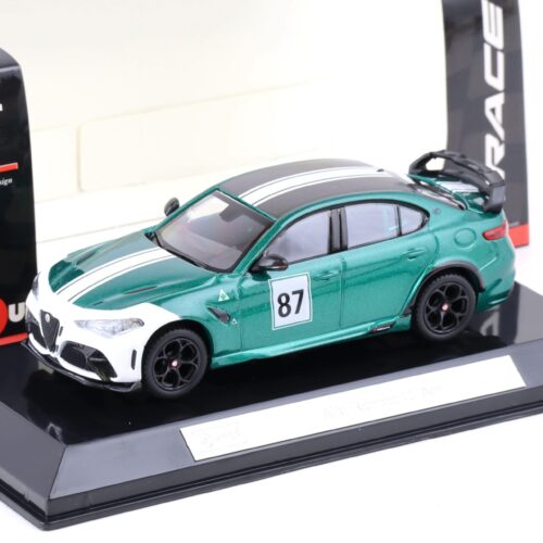 1:43 Bburago Alfa Romeo Giulia GTAm #87 verde Montreal green / white