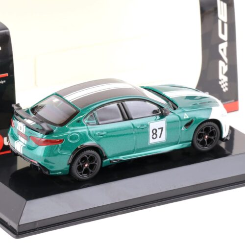 1:43 Bburago Alfa Romeo Giulia GTAm #87 verde Montreal green / white