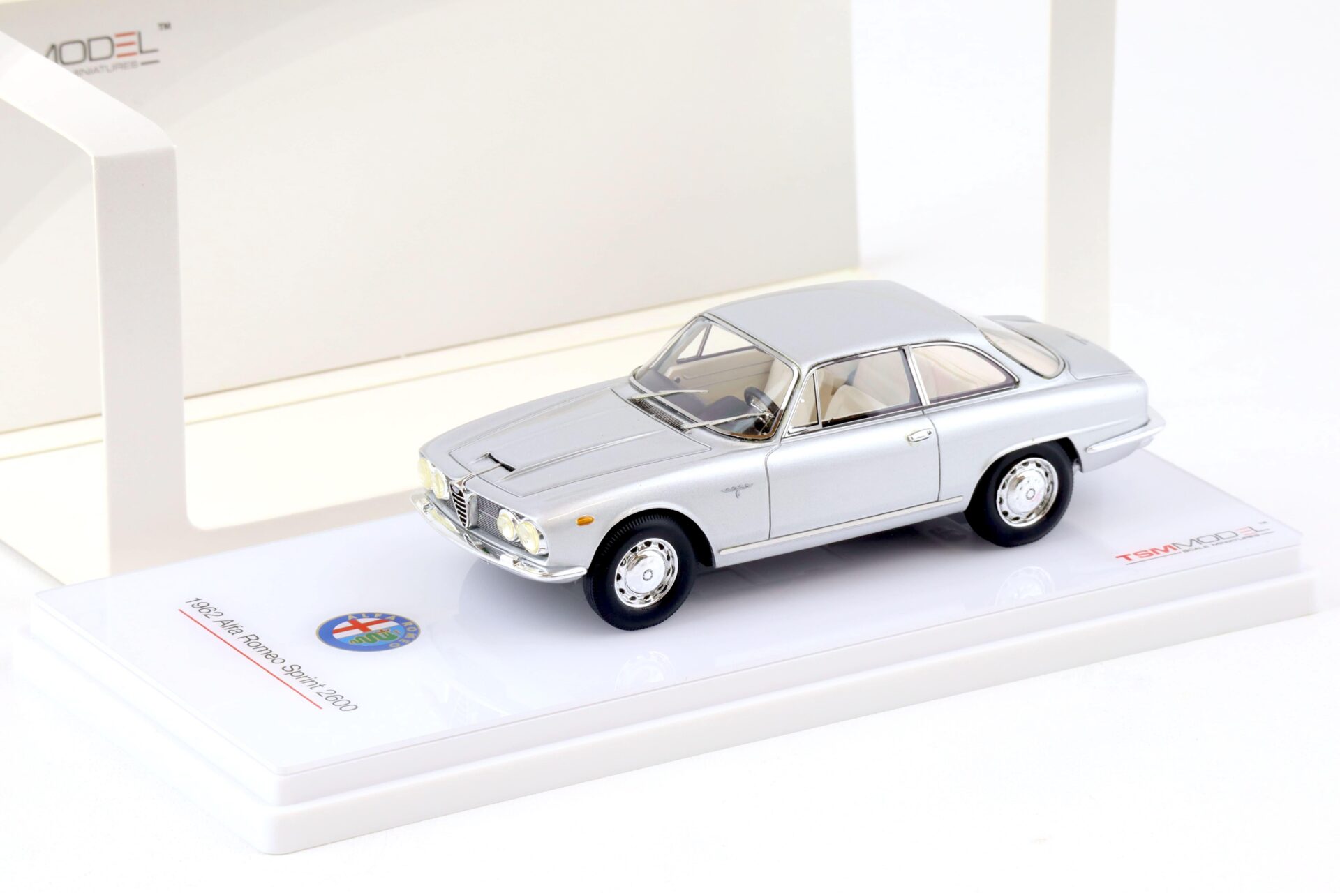 ID 75174 orig.jpg 1:43 TSM 1962 Alfa Romeo Sprint 2600 light silver TSM164393