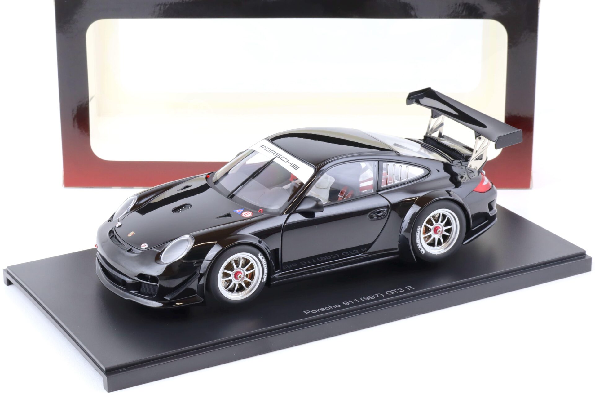 1:18 AUTOart Porsche 911 (997) GT3 R Plain Body Version 2010 black 81071