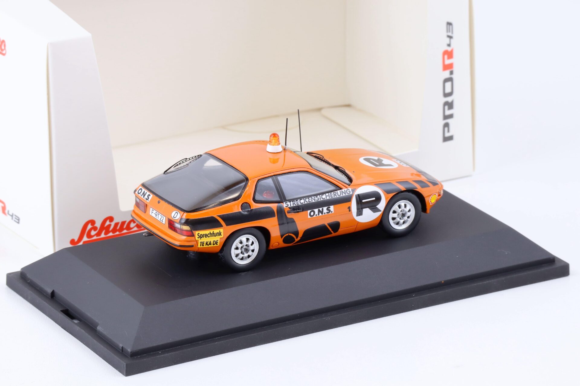 1:43 Schuco PRO.R43 Porsche 924 ONS-Streckensicherung orange