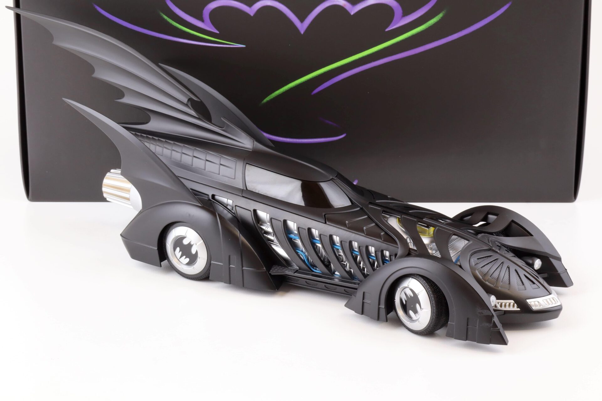 1:18 Hot Wheels Batman Forever Batmobile 1995 matt black BLY43