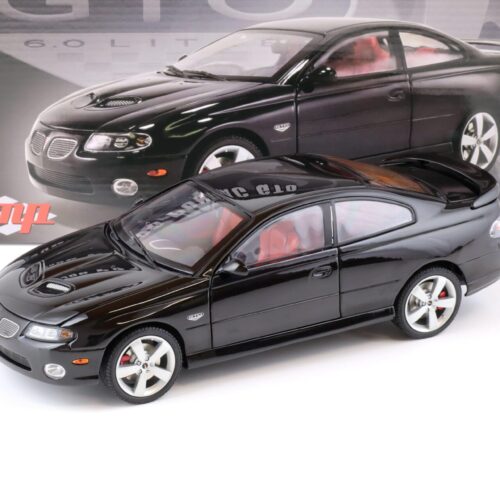 1:18 GMP 2006 Pontiac GTO Coupe phantom black with red interior 18981