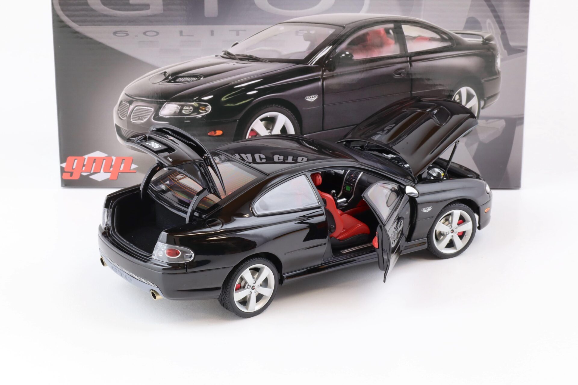 1:18 GMP 2006 Pontiac GTO Coupe phantom black with red interior 18981