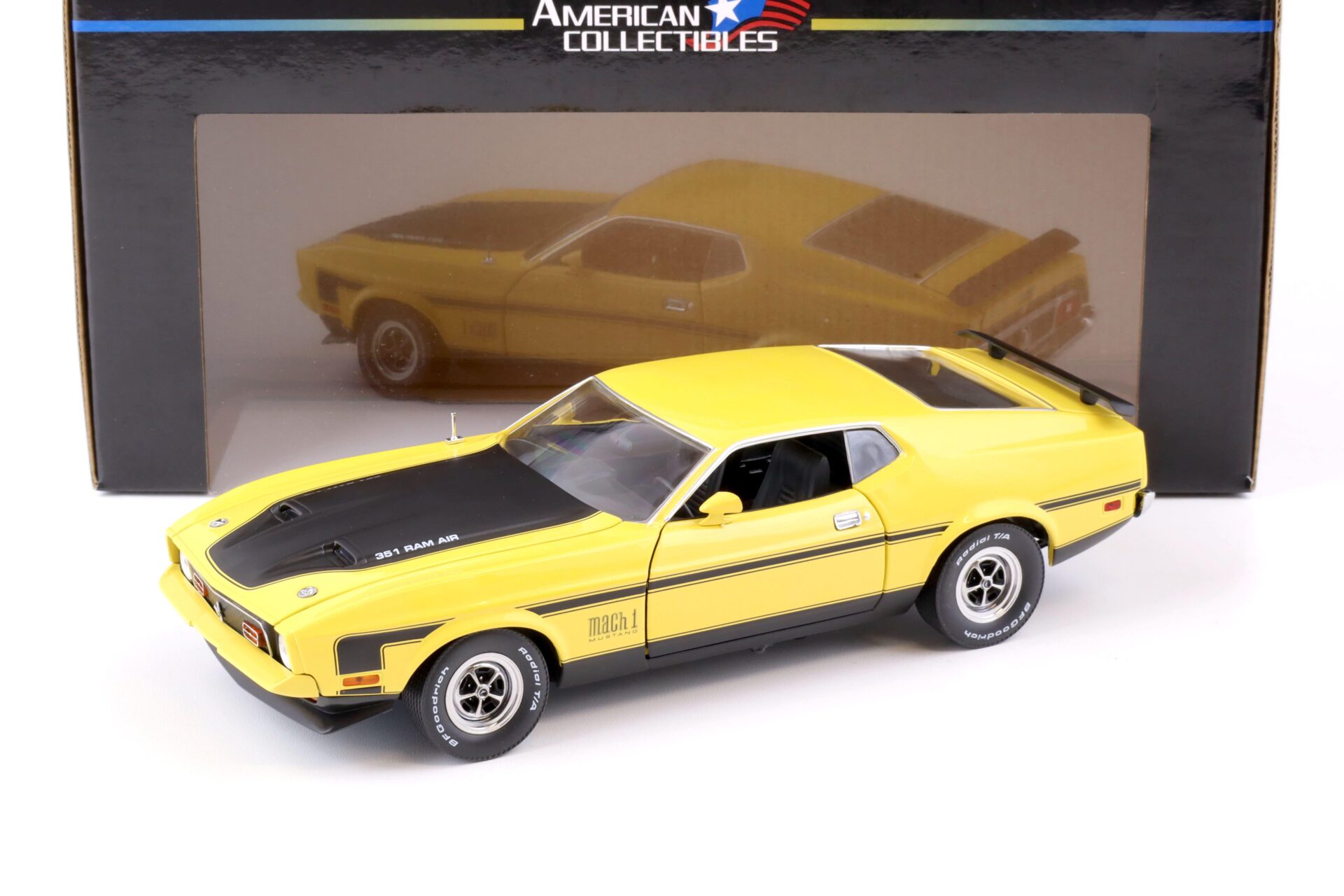 ID 75489 orig.jpg 1:18 Sun Star 1971 Ford Mustang Mach 1 Coupe Ram Air 351 yellow