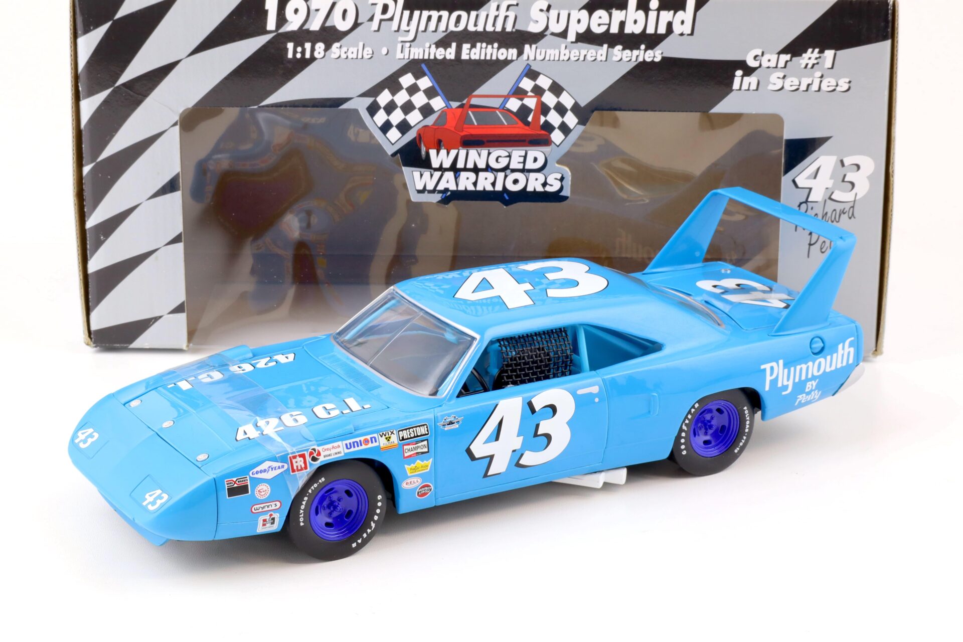 ID 75604 orig.jpg 1:18 ERTL 1970 Plymouth Superbird #43 Winged Warriors Richard Petty blue