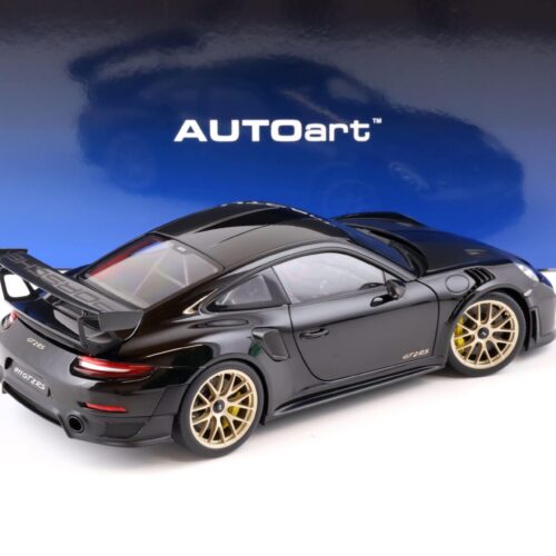 1:18 AUTOart Porsche 911 (991.2) GT2 RS 2017 Weissach Package black 78186