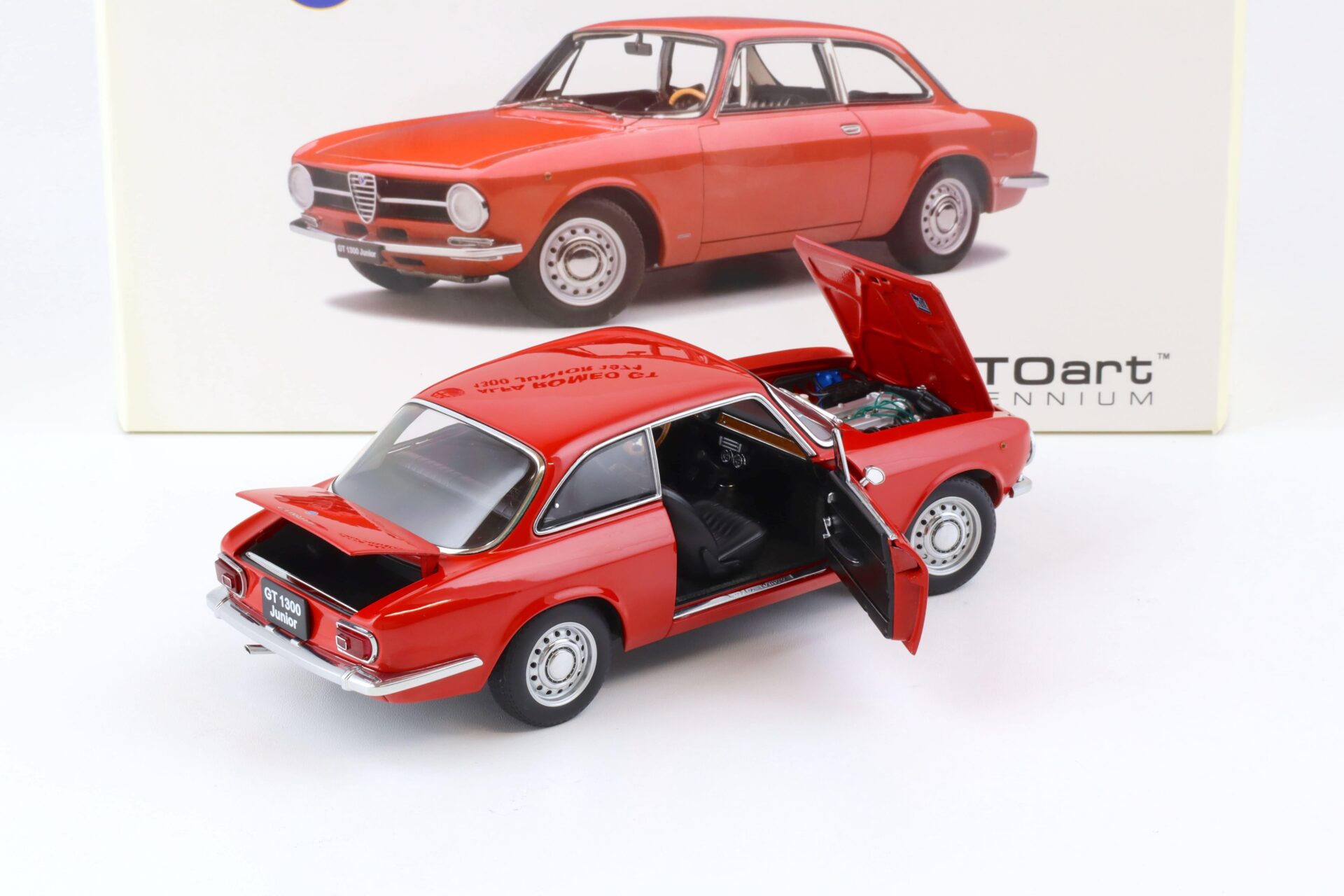 1:18 AUTOart Alfa Romeo GT 1300 Junior 1971 red