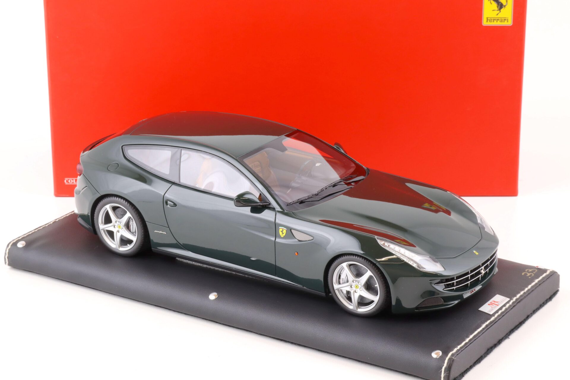 1:18 MR Collection Ferrari FF dark green FERR04F