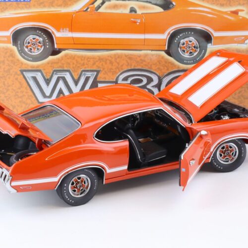 1:18 Exact Detail 1970 Oldsmobile 442 W-30 Coupe orange/ white