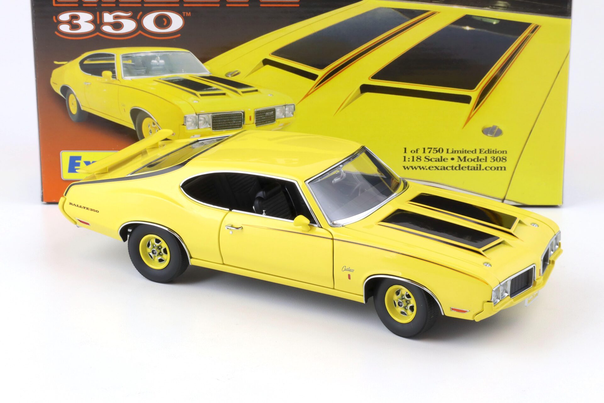 1:18 Exact Detail 1970 Oldsmobile Cutlass Rallye 350 yellow/ black