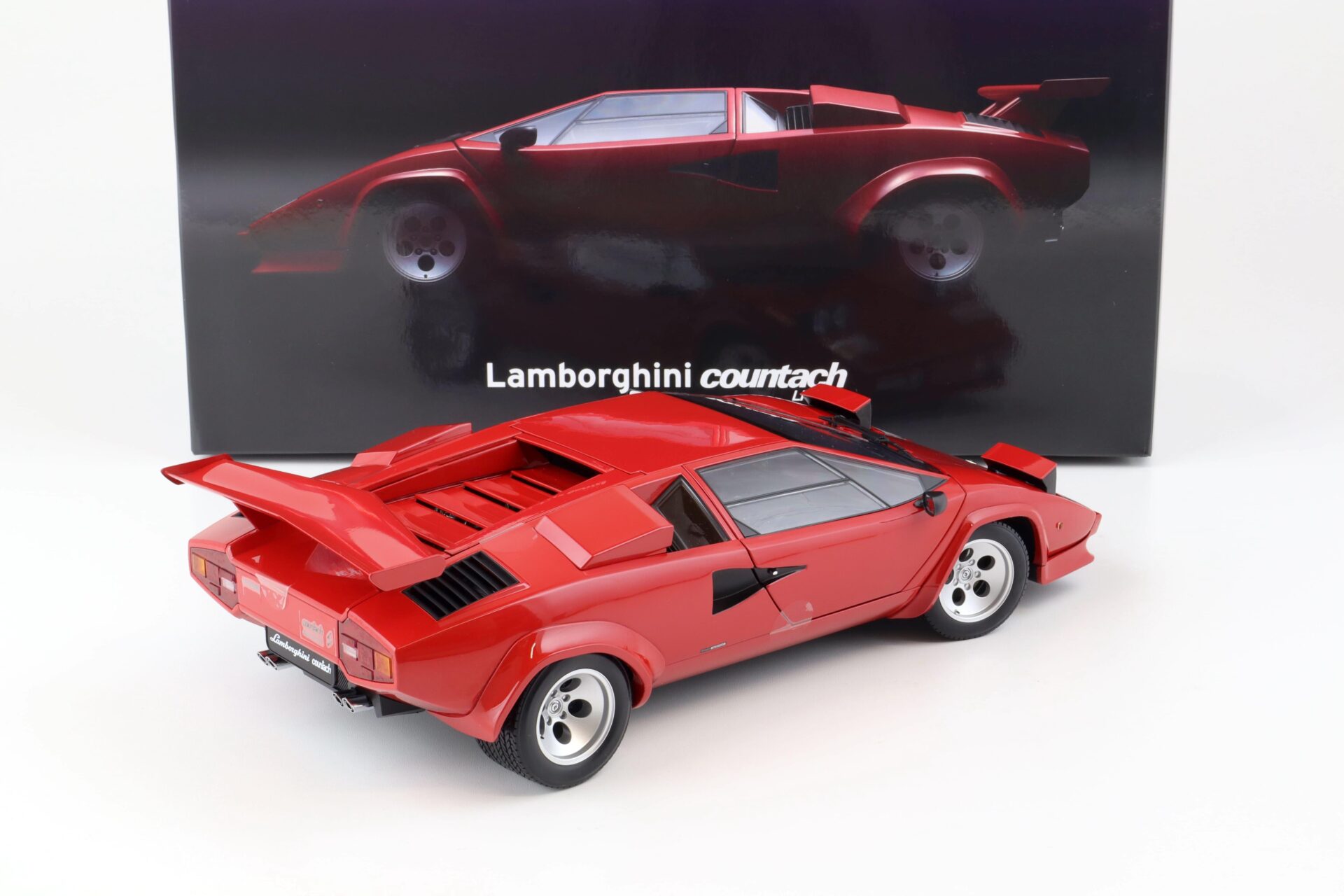 1:12 Kyosho Lamborghini Countach LP5000S Coupe red 08612R Diecast