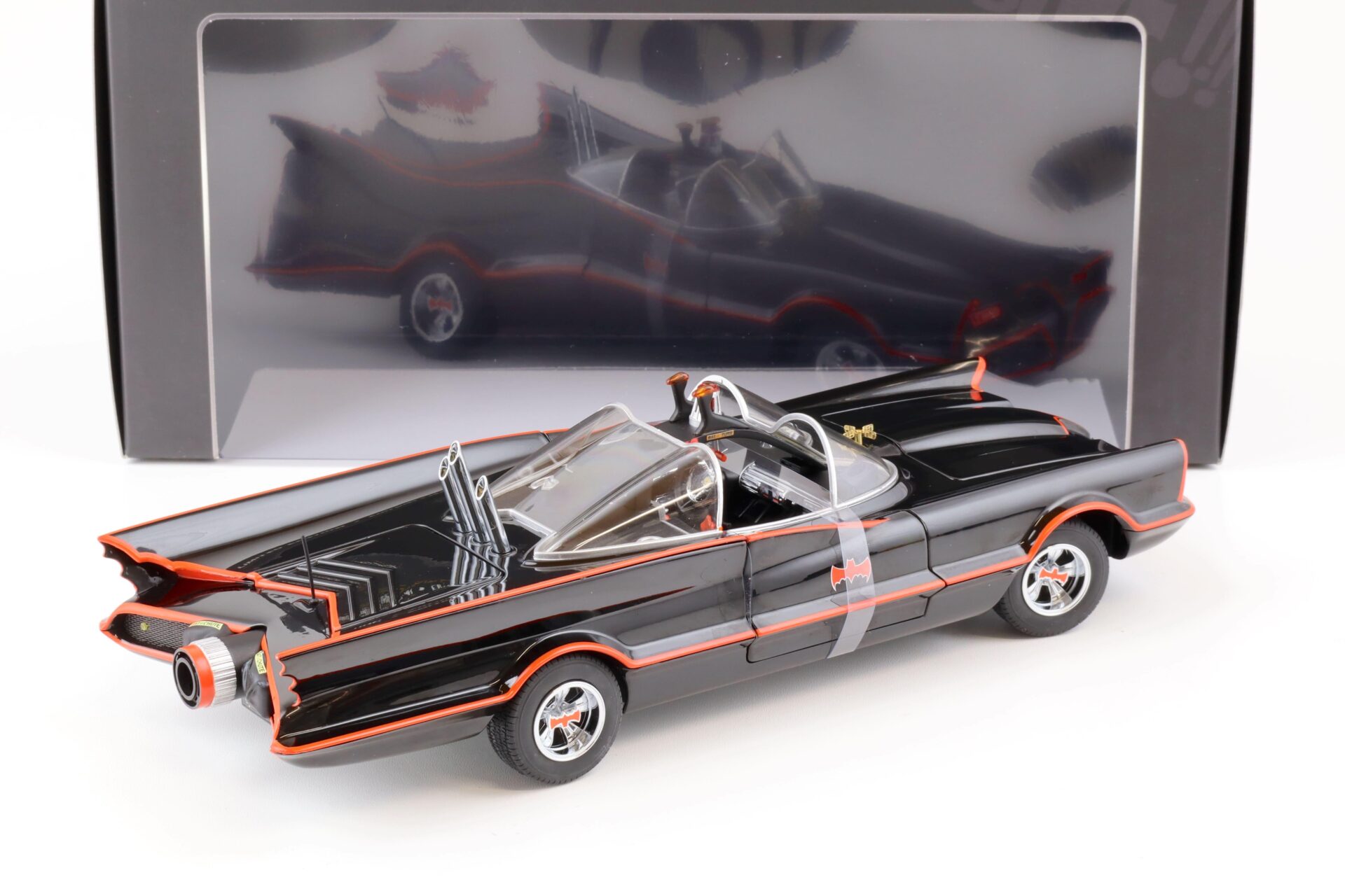 1:18 Hot Wheels Elite 1966 BATMAN TV Series Batmobile black L7130