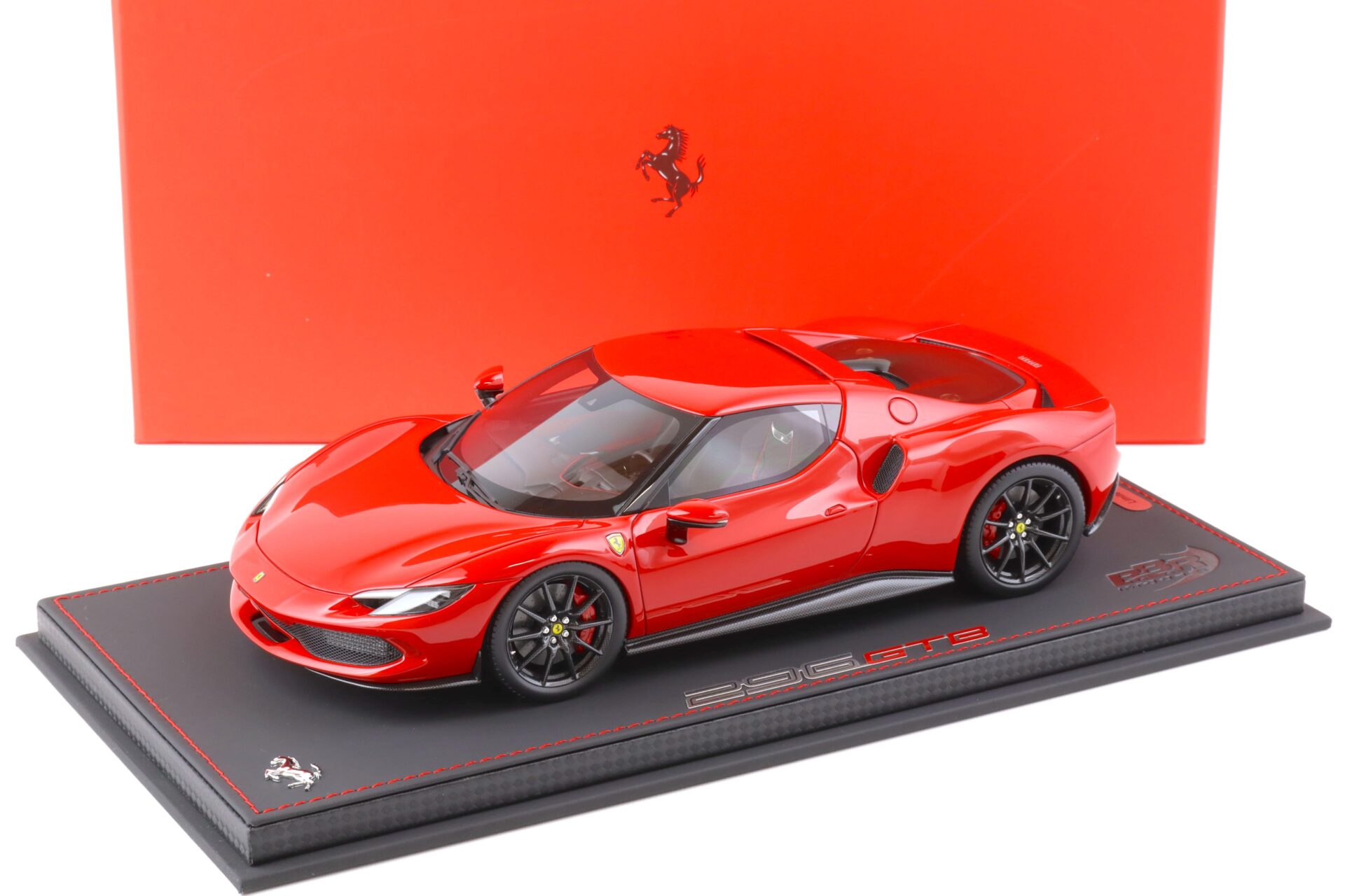 ID 75925 orig.jpg 1:18 BBR Ferrari 296 GTB Rosso Corsa 322 red/ Carbon wheel - Limited 96 pcs.