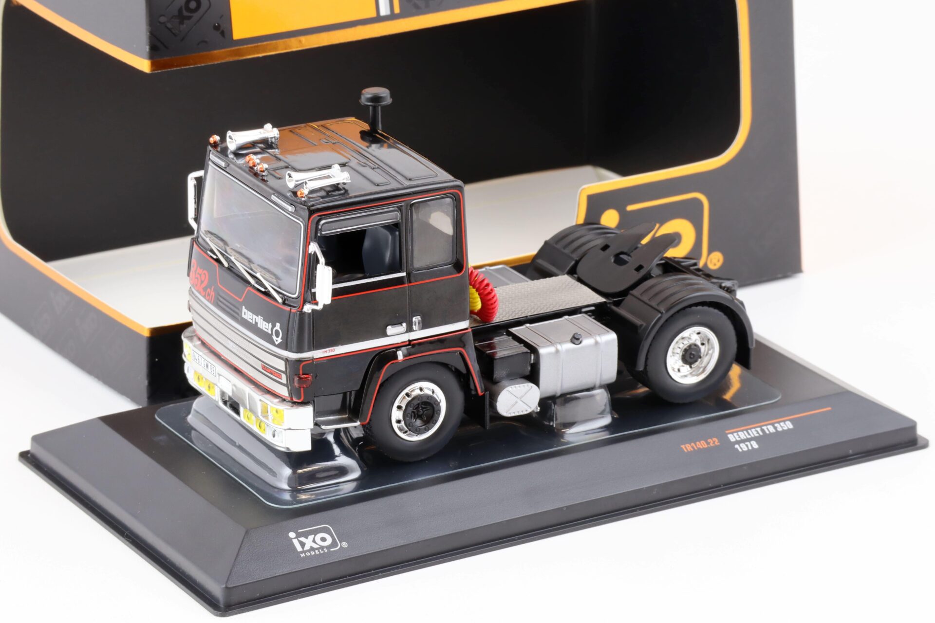 1:43 IXO Berliet TR 350 Truck SZM 1978 black