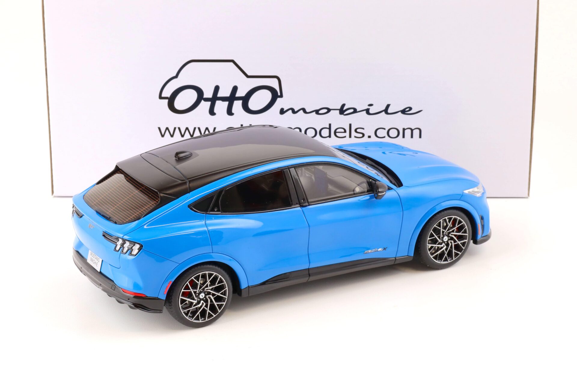 1:18 OTTO mobile OT414 Ford Mustang Mach E GT Perfromance blue 2021
